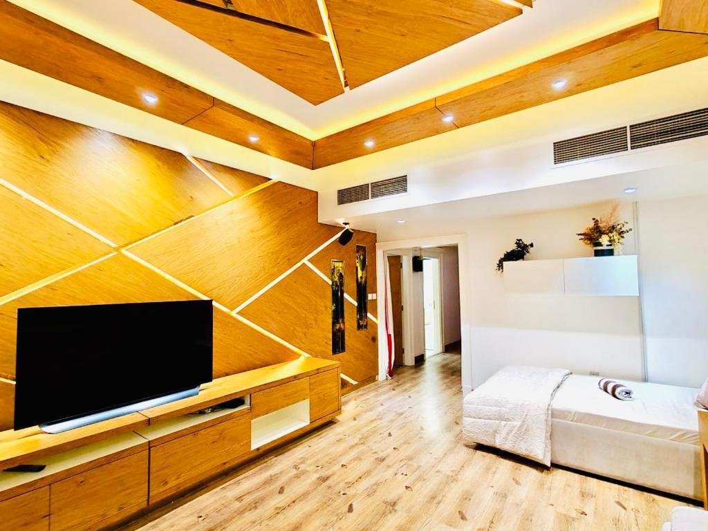 La Vista Home Stay with Parking