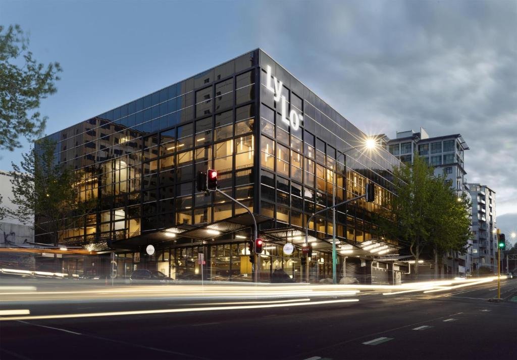LyLo Auckland Hotel