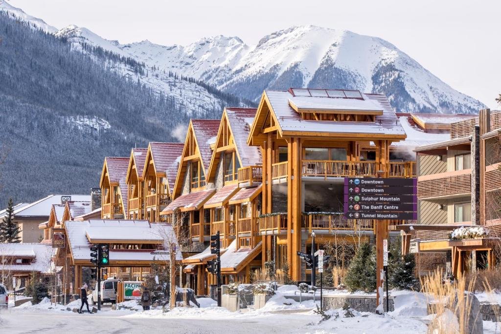 Moose Hotel and Suites