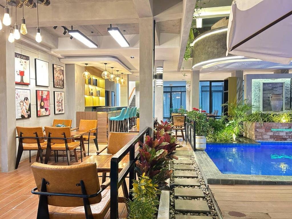 Cambana La Rivière Hotel