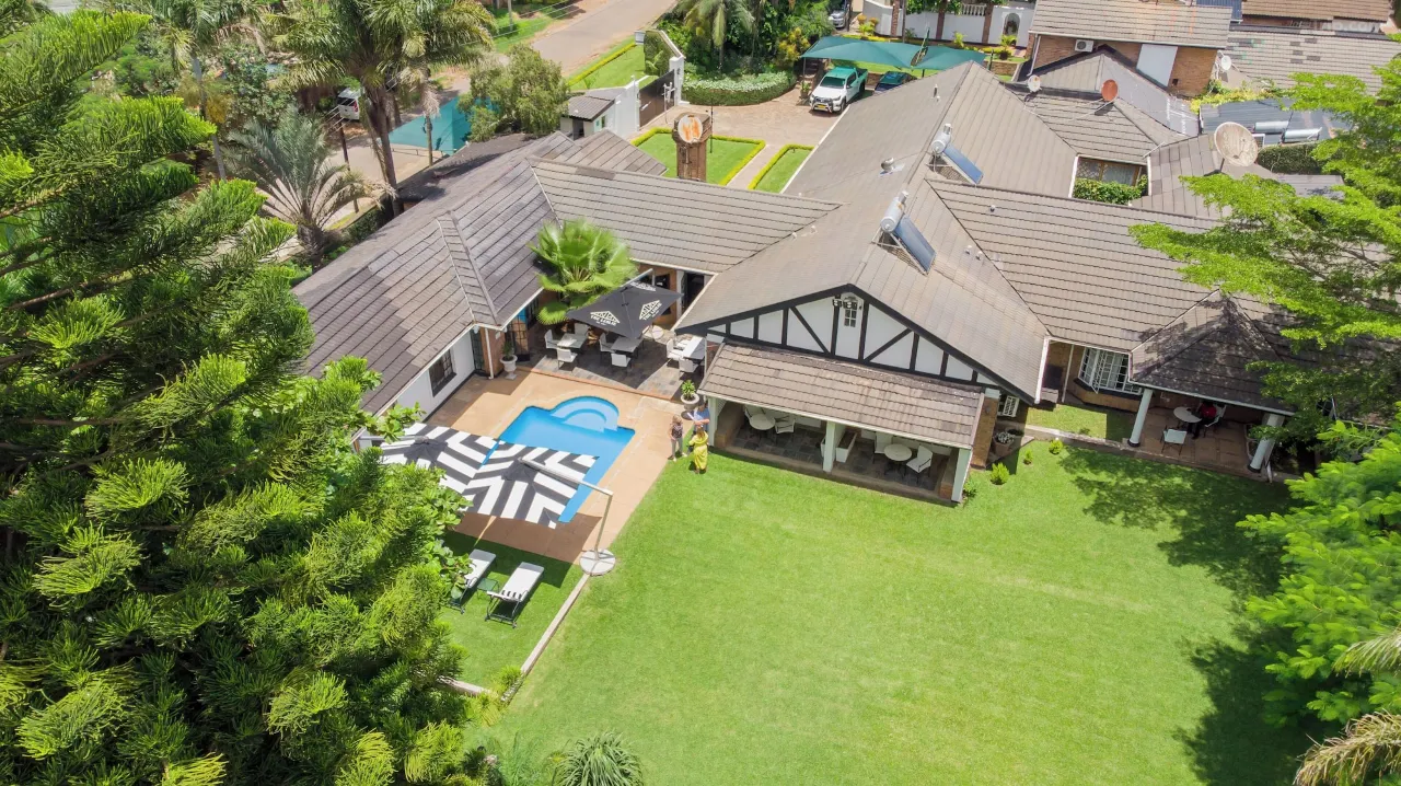 The Leslie Executive Hotel