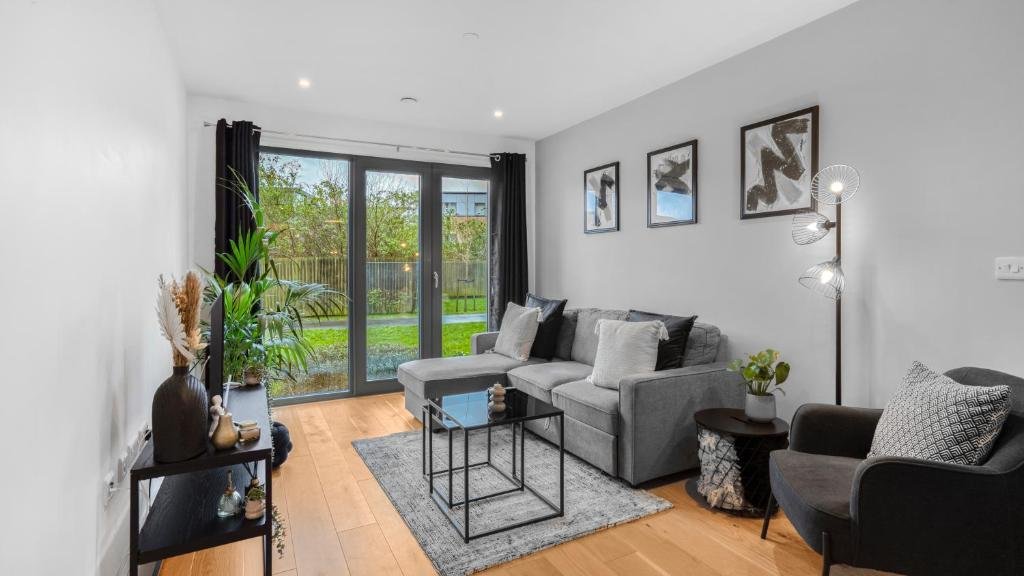 Axium Escape- 2 bed apartment, Birmingham City Centre